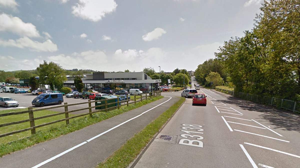 Travelling down Hollowtree Road from Eastern Avenue, take the first right onto Howard Avenue