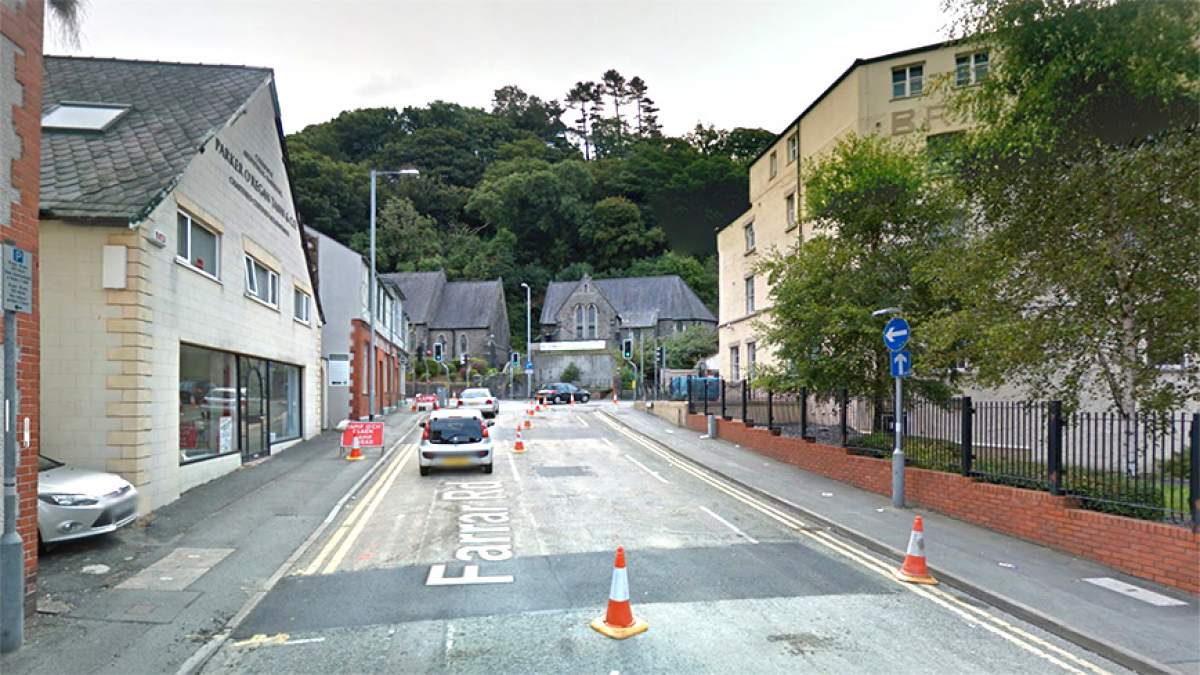 From the A5 Deiniol Road on to Farrar Road, continue to the end of the road and the store is on the left hand corner.