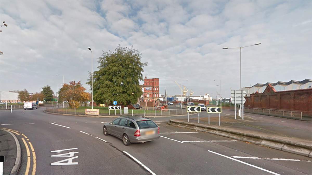 <span style="font-size: 12.6px; line-height: 15.12px;">Travelling northbound on the A41, at the roundabout take the fifth exit.&nbsp;</span><span style="font-size: 12.6px; line-height: 15.12px;">Valiant Way is the next turning on the left.</span>