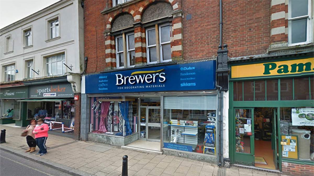Coming from Petersfield station down Lavant Street, at the end of the road turn right onto Chapel Street. The store will be on your right.