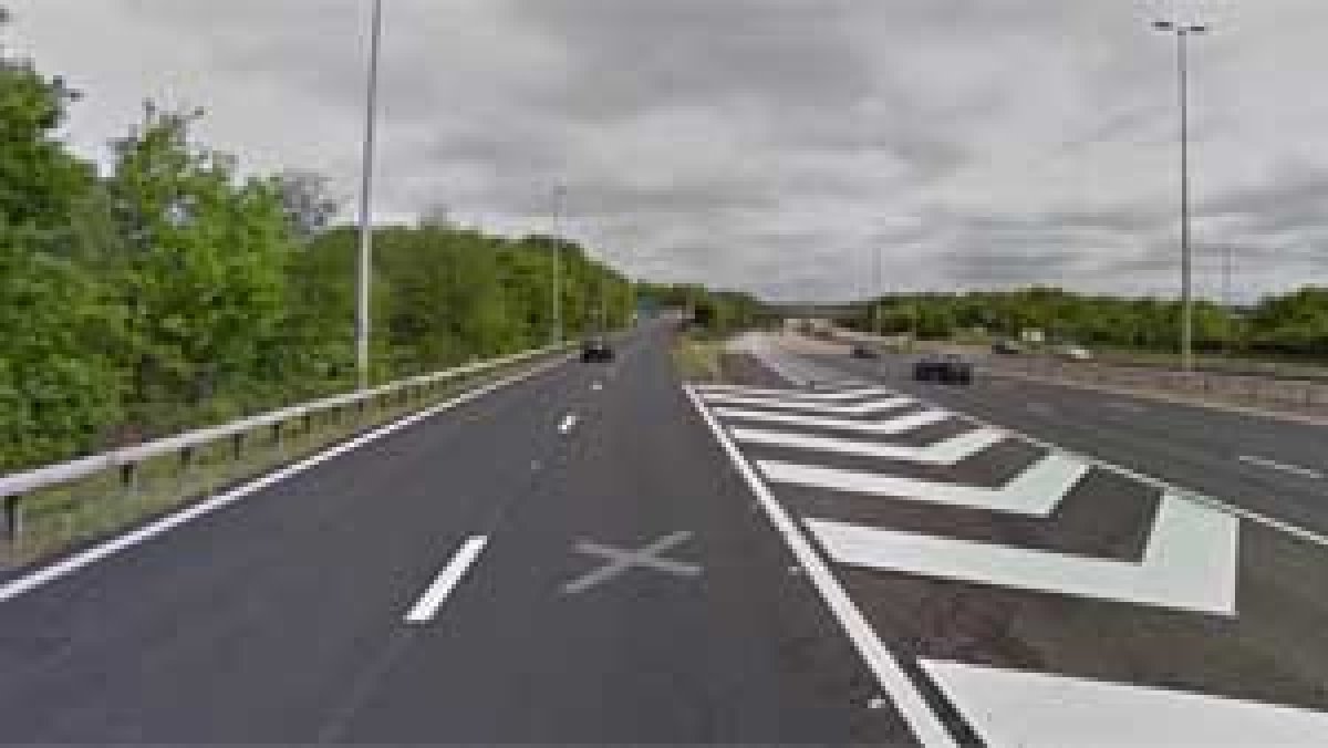<span style="">Travelling north around the outskirts of Hedge End on the M27, take junction 7.</span>