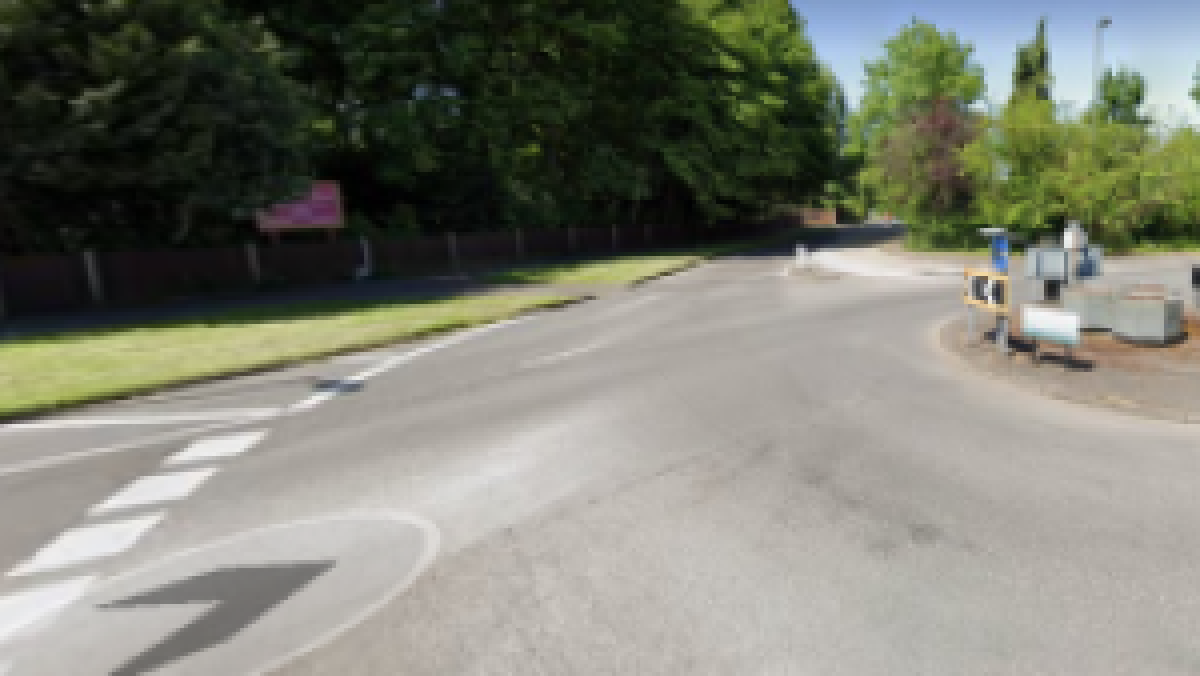 Travelling out of Guildford on the A323, at the roundabout take the first exit on to Broad Street, continue on taking the first exit at the next roundabout, then the first turning on the left on to The Pines.