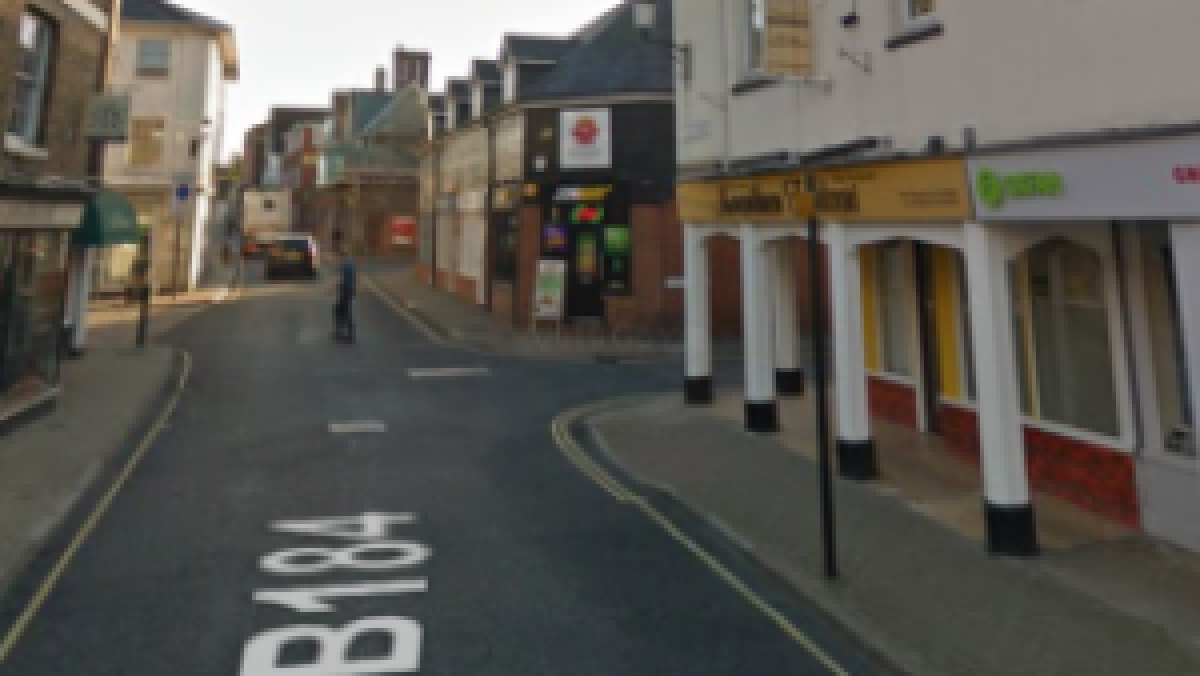 Keep straight until you reach Hill Street and we are just past Subway, you can't miss us!