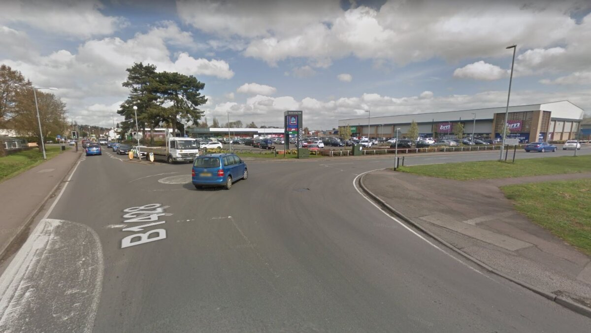 At the mini roundabout, take the 2nd exit onto Howard Road