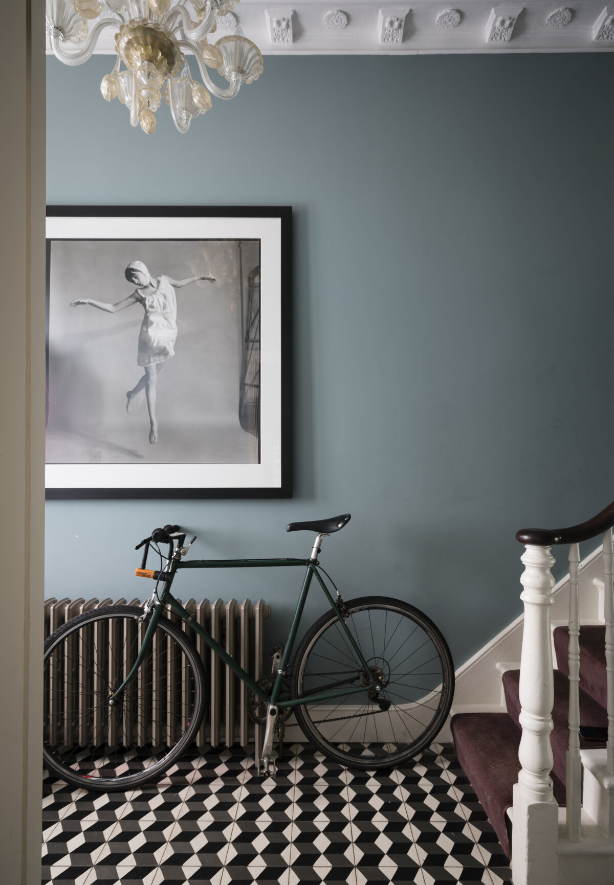 Oval Room Blue Modern Emulsion, Strong White Modern Eggshell