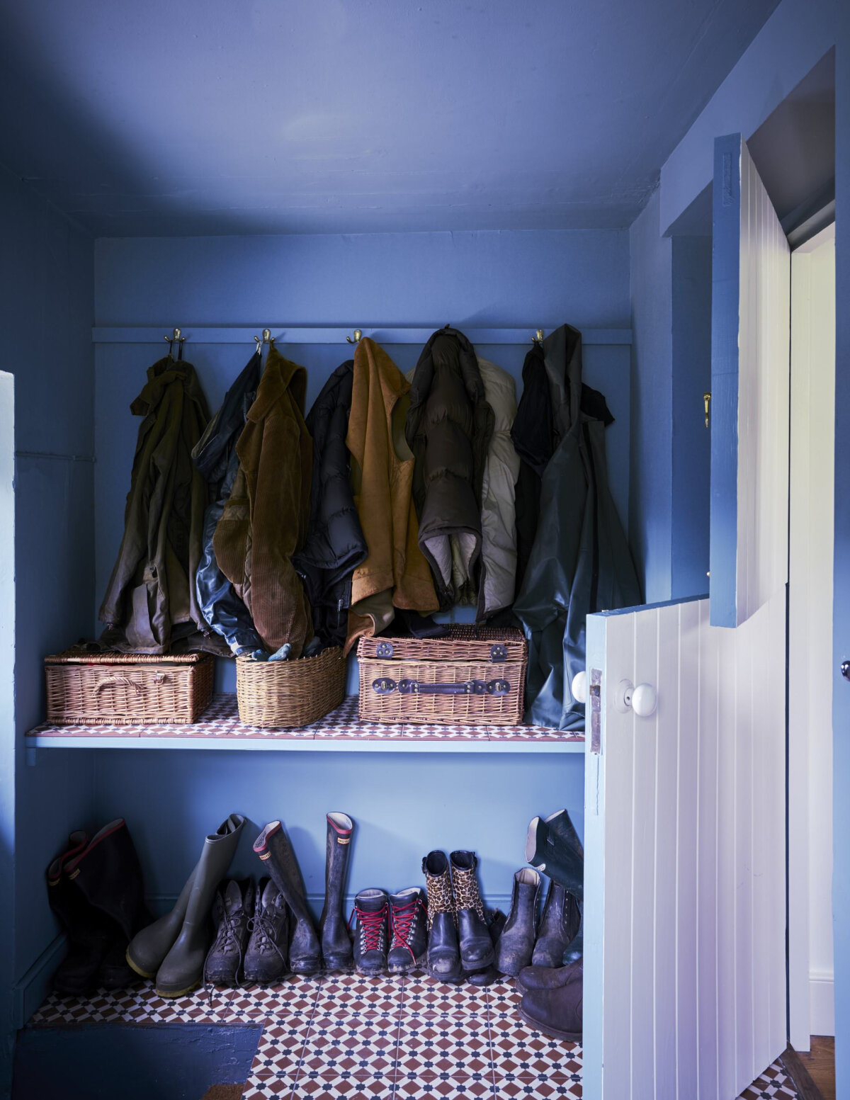 Oval Room Blue Modern Emulsion