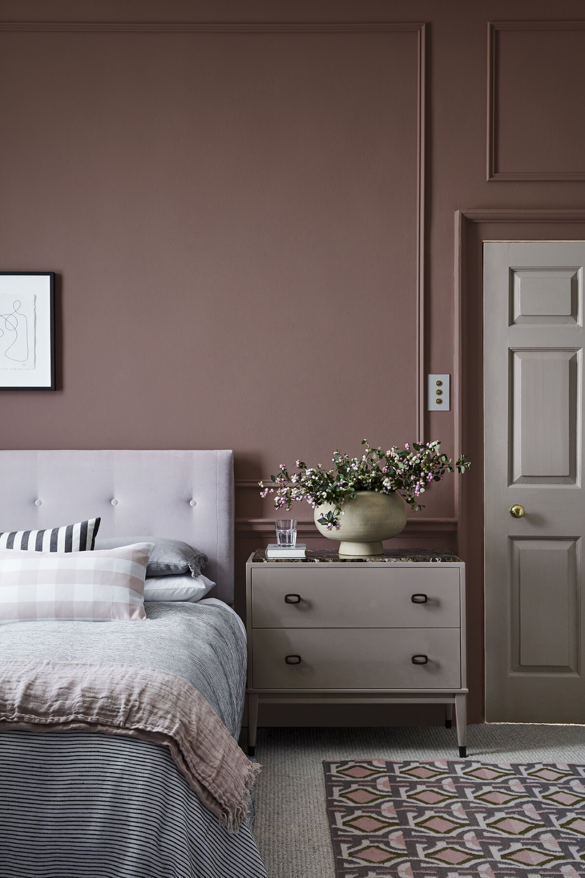 Nether Red 315 and French Grey - Dark 163