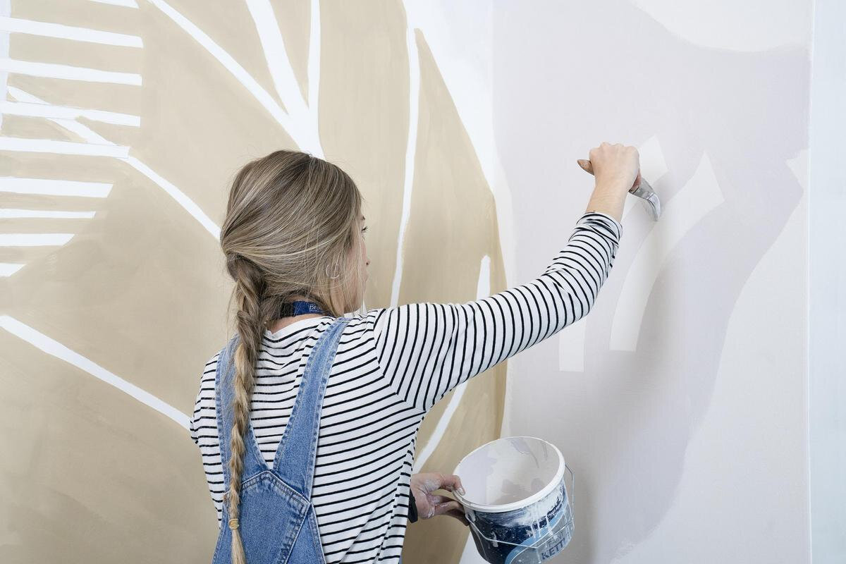 Women in the decorating industry