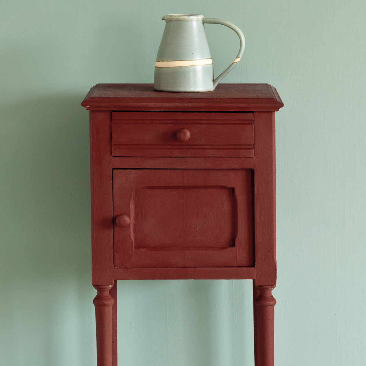 Annie Sloan, Primer Red