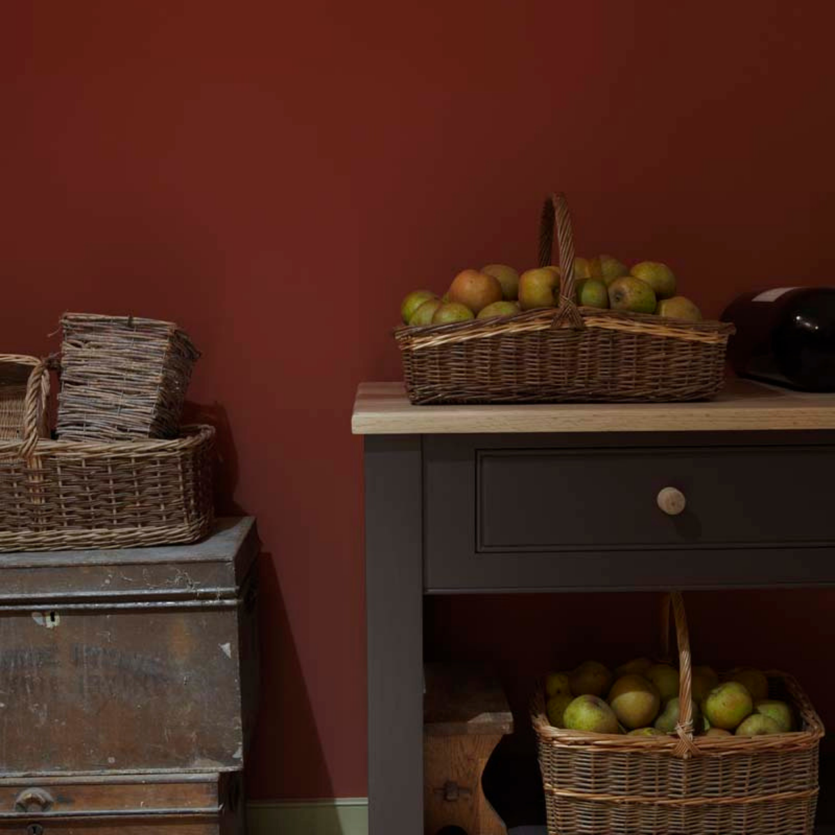 Farrow & Ball, Picture Gallery Red 42