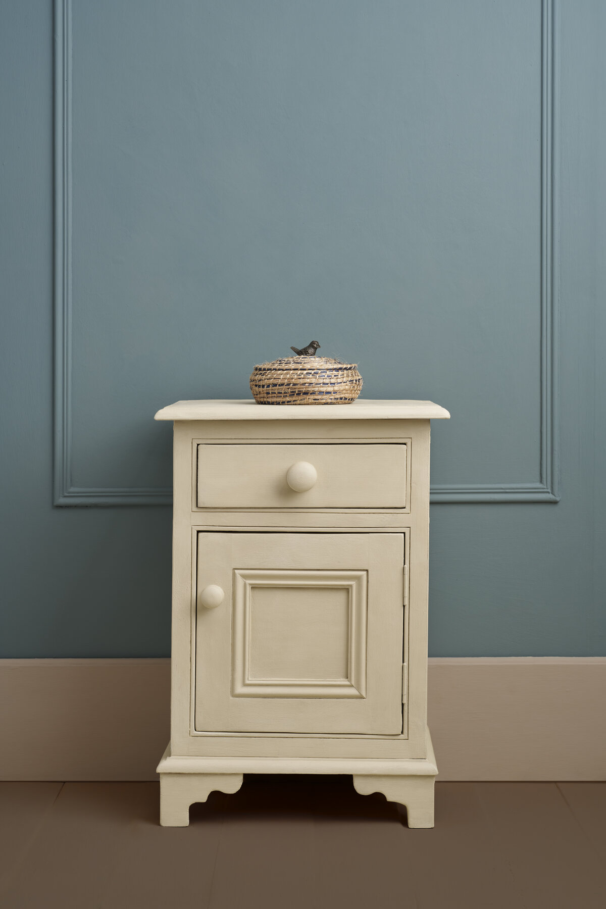 Annie Sloan Bedside Table Canvas