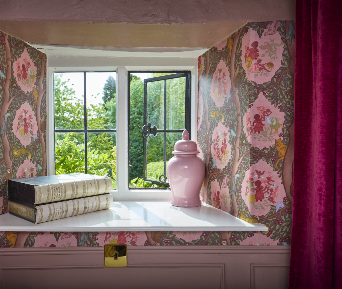 Laurence Llewelyn-Bowen Reveals Multi-Generational House With Albany Paints