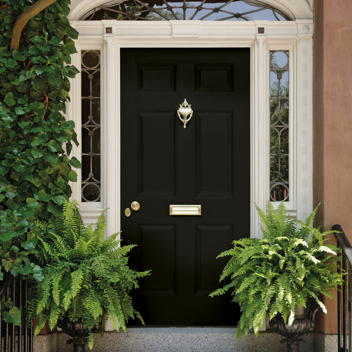 Superdec Gloss Opaque Wood Protection Black Lifestyle