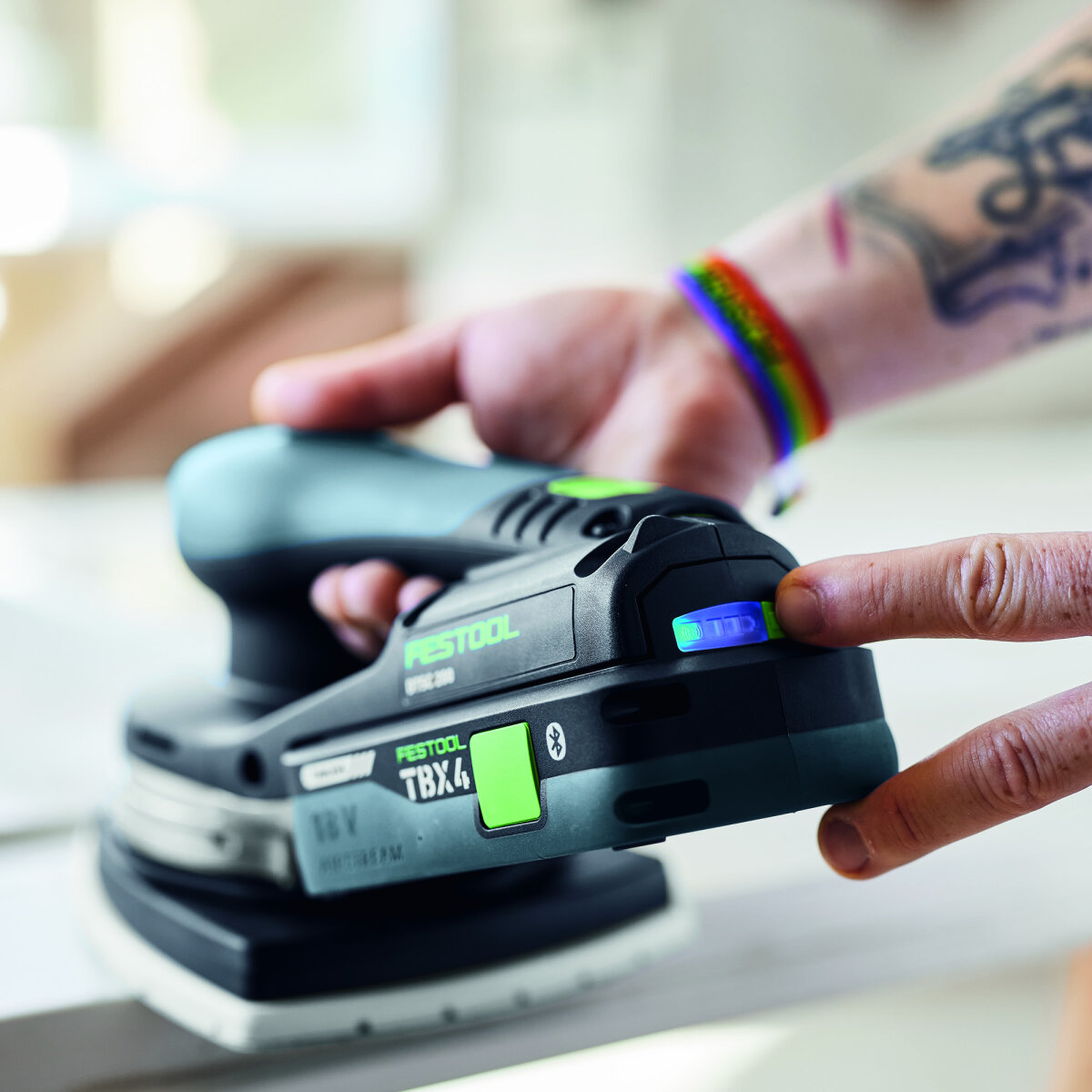 Festool Cordless Delta Sander DTSC 200-Basic